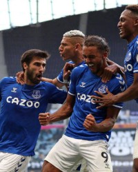  埃弗顿新帅首秀告捷，太妃糖主场击败利兹联止颓